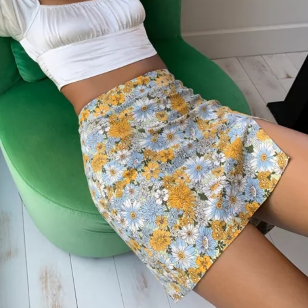 Urban Outfitters darren knotched linen mini skirt